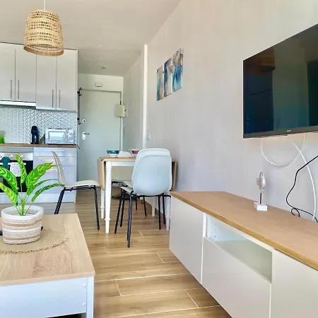 Con Bonitas Vistas Al Mar En La Playa Arenal Calpe