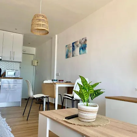 Con Bonitas Vistas Al Mar En La Playa Arenal Calp