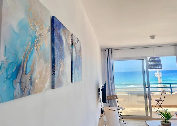 Con Bonitas Vistas Al Mar En La Playa Arenal *