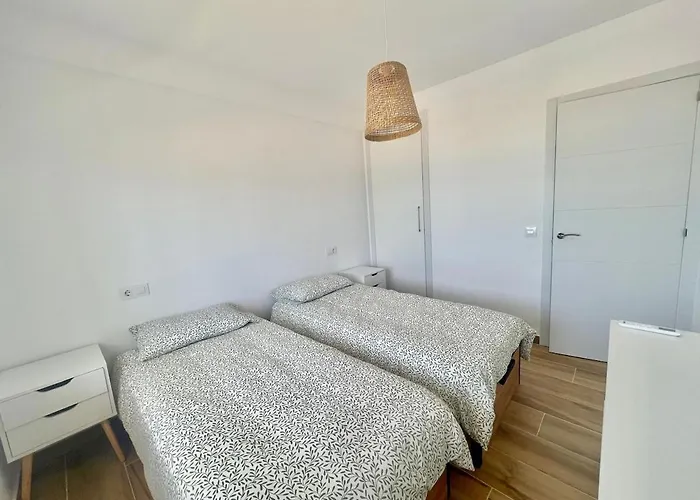 Con Bonitas Vistas Al Mar En La Playa Arenal Apartment *