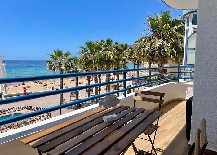 Con Bonitas Vistas Al Mar En La Playa Arenal *