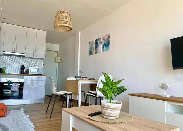 Con Bonitas Vistas Al Mar En La Playa Arenal Calpe